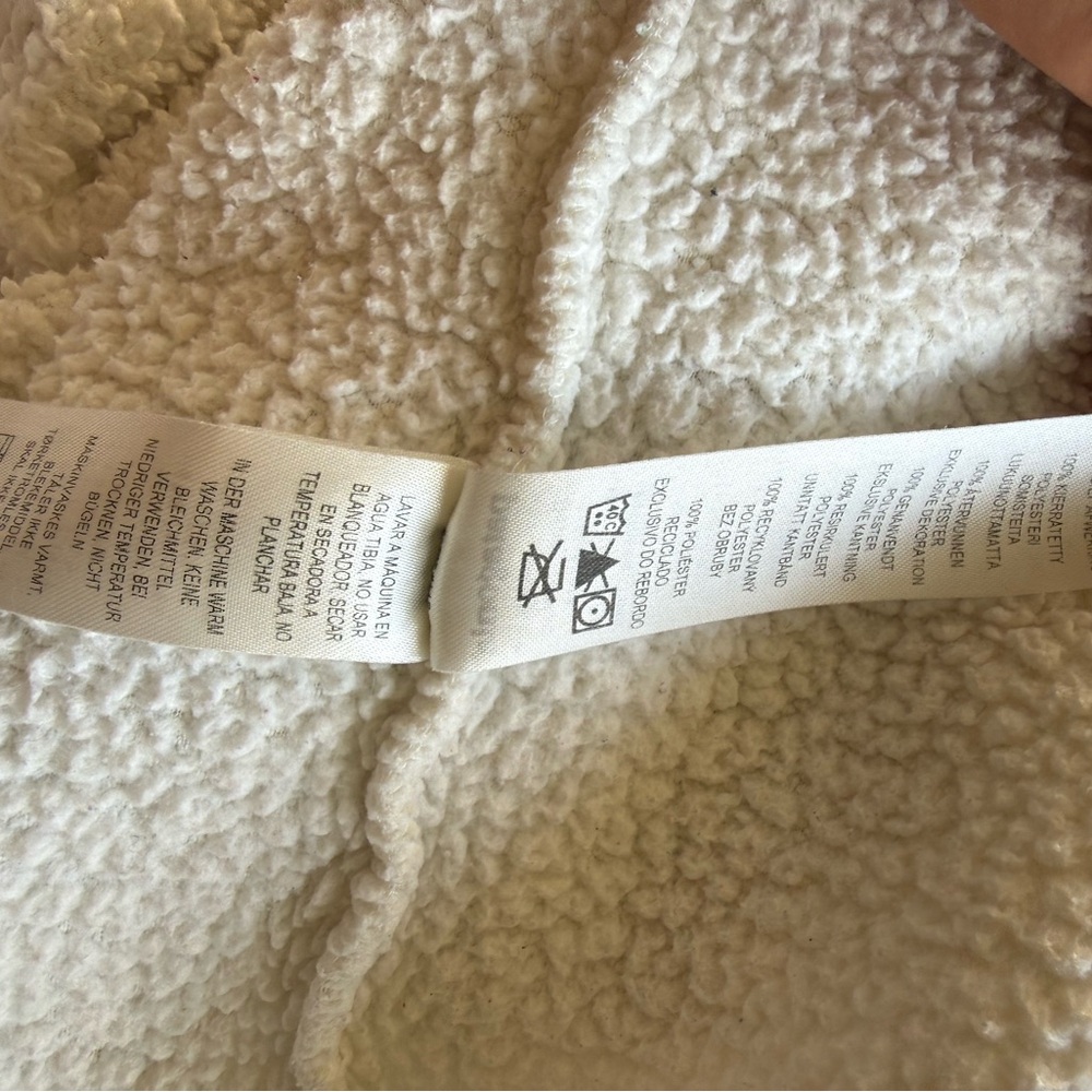 Patagonia Off-White Fleece Jacket - Picture 9 of 12